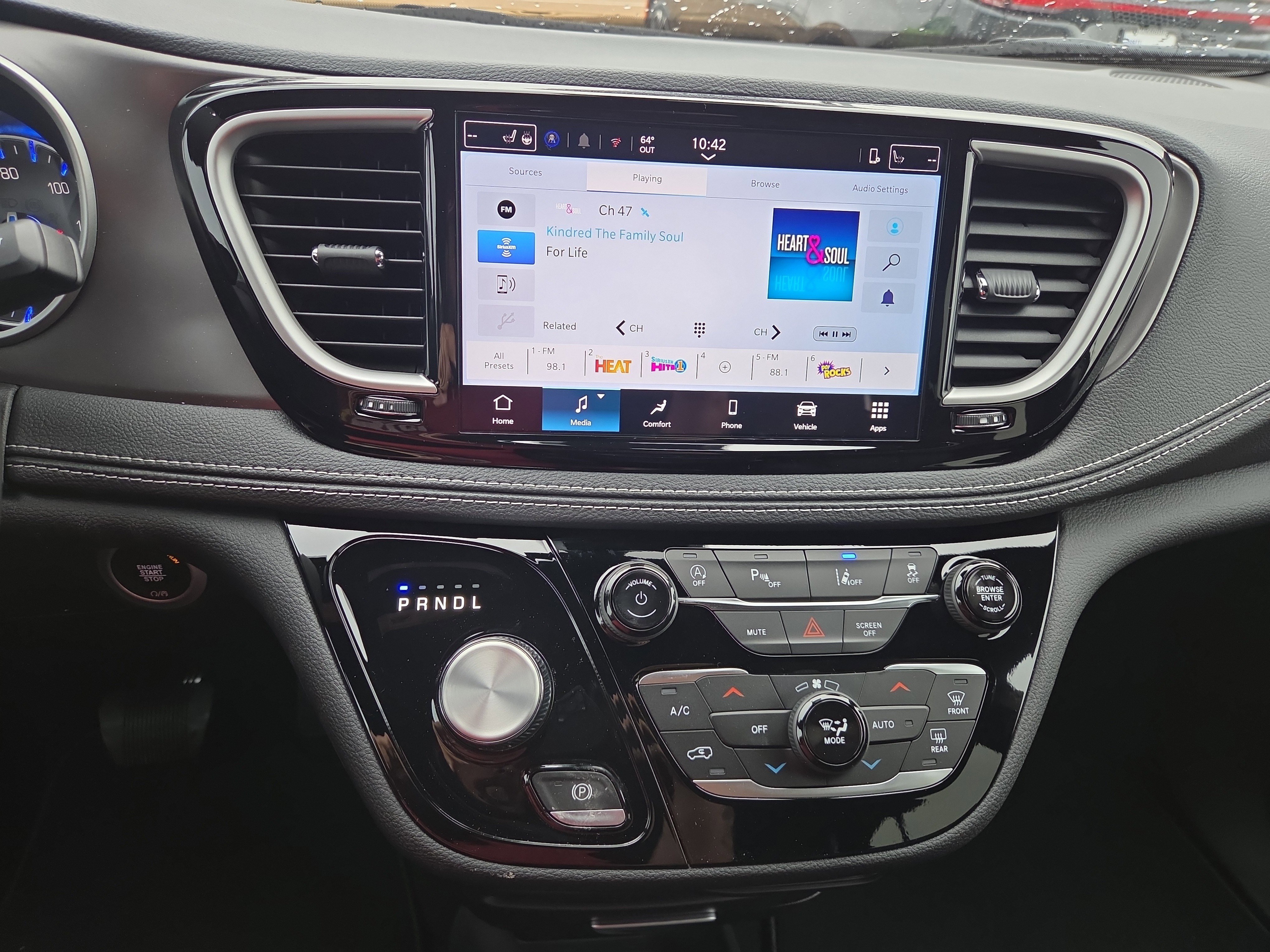 New 2026 Chrysler Pacifica Select image 11