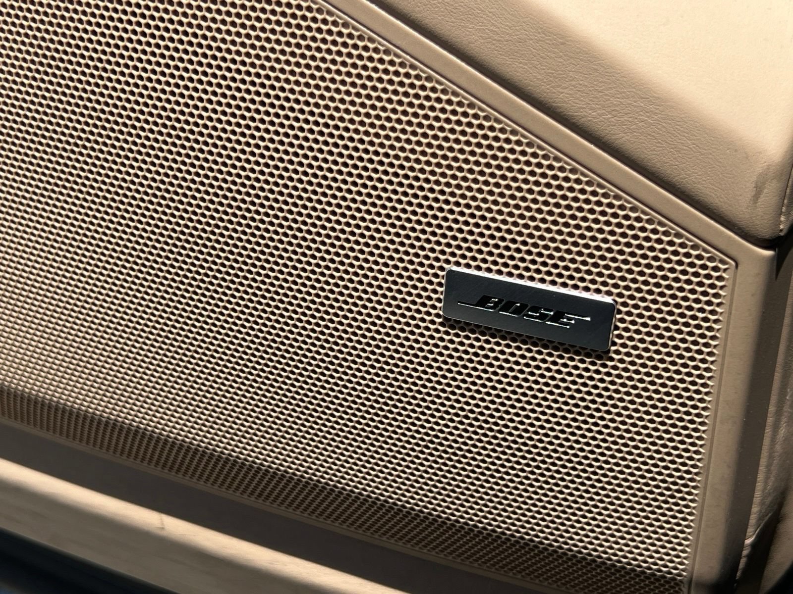 Certified 2024 Porsche Cayenne Coupe AWD/4WD image 31