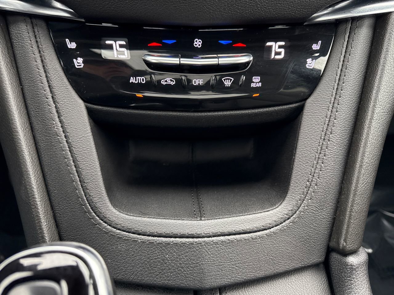 Used 2022 Cadillac XT5 Premium Luxury w/ Technology Package image 22