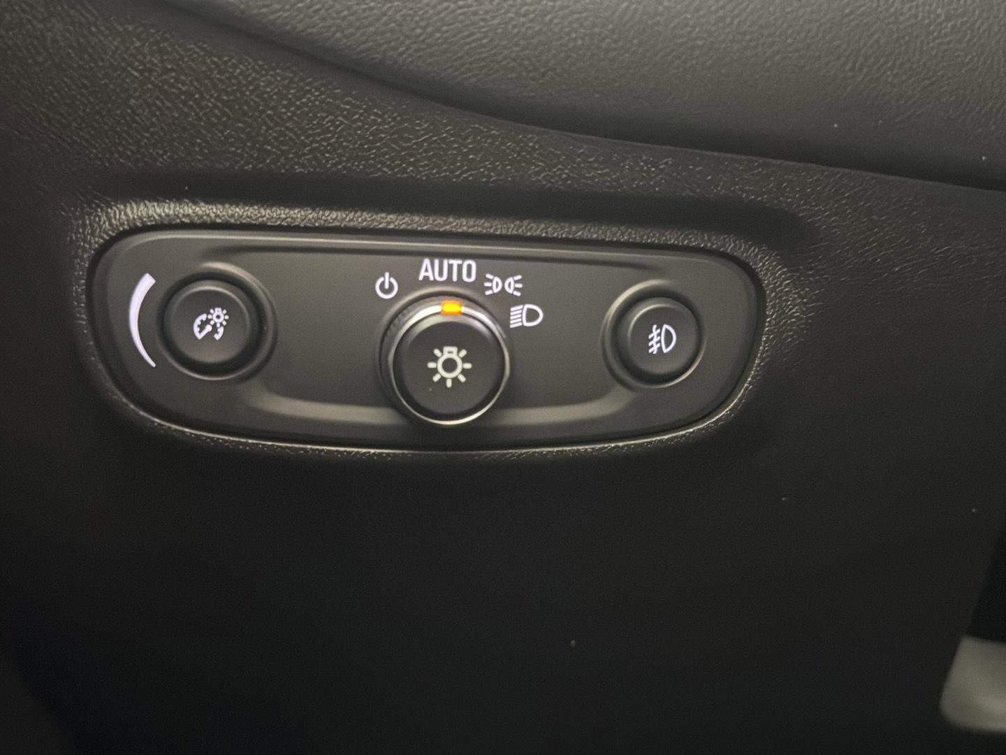 Used 2020 Chevrolet Equinox LT FWD image 14