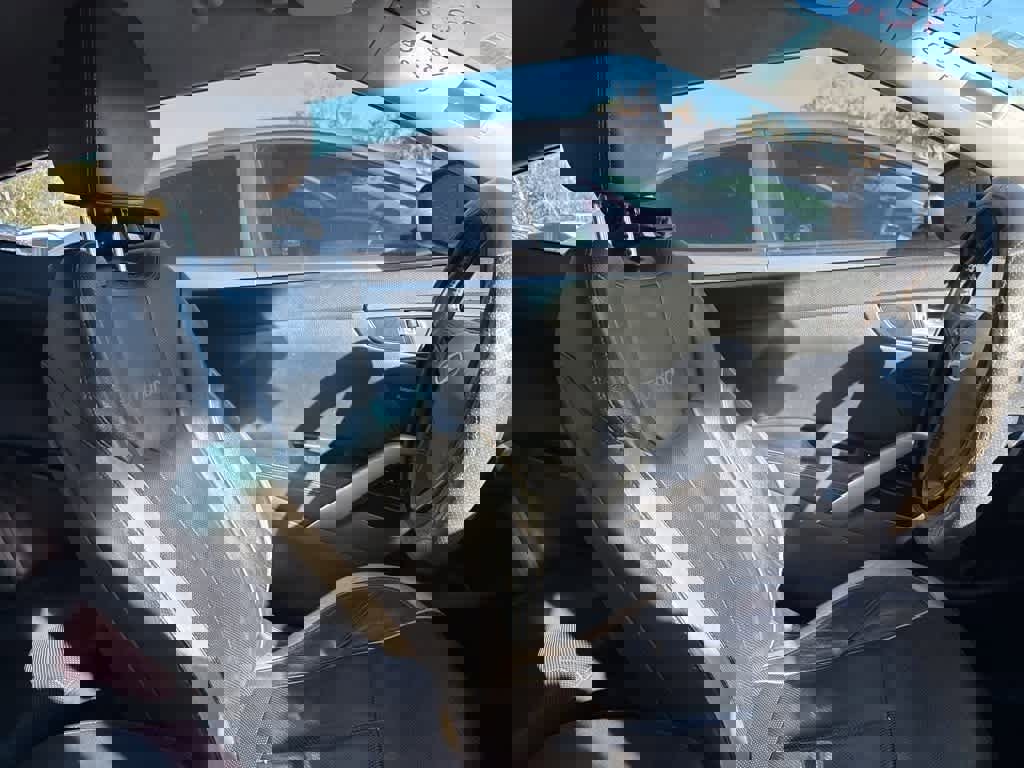 Used 2013 Hyundai Veloster Turbo image 8