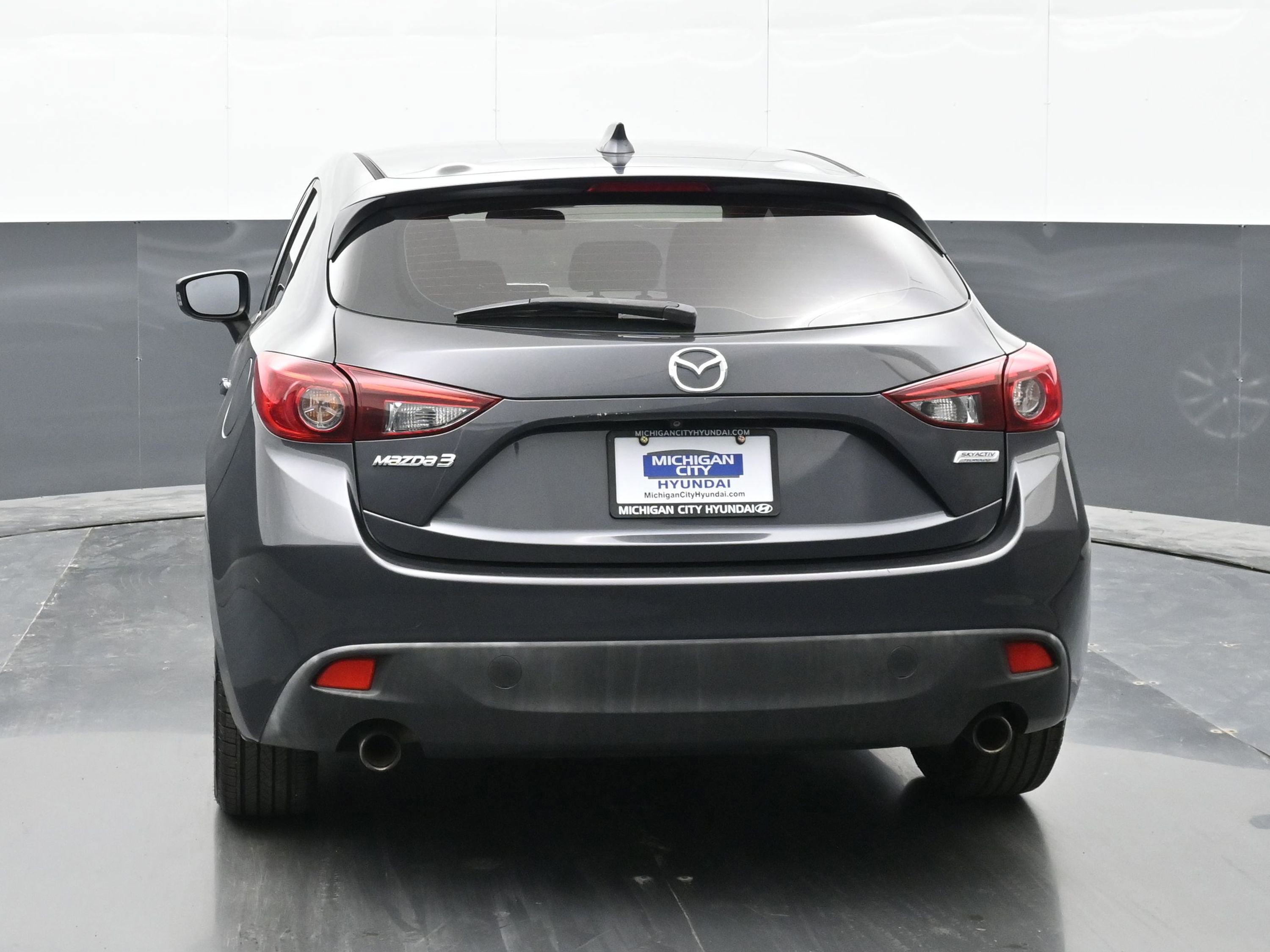 Used 2015 MAZDA MAZDA3 i Touring w/ Technology Package FWD image 3