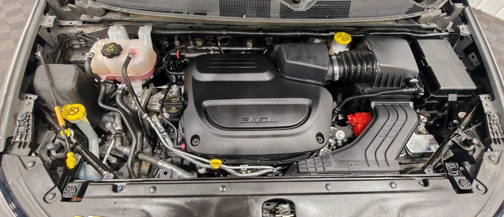 Used 2025 Chrysler Pacifica Select image 59