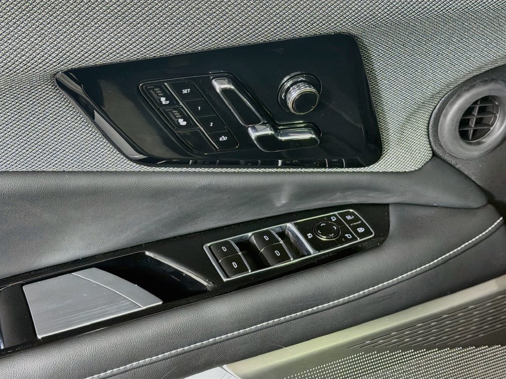 New 2026 Cadillac Optiq Sport 1 w/ LPO, Floor Liner Package AWD/4WD image 18