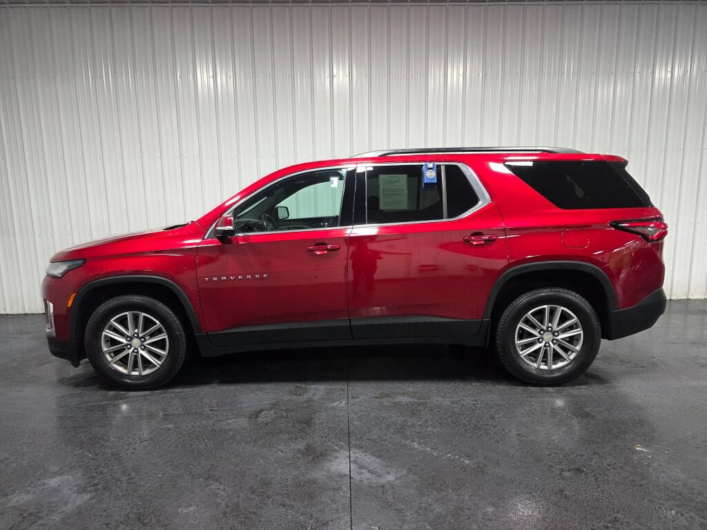 Used 2023 Chevrolet Traverse LT w/ Rear Camera Mirror Package AWD/4WD image 4