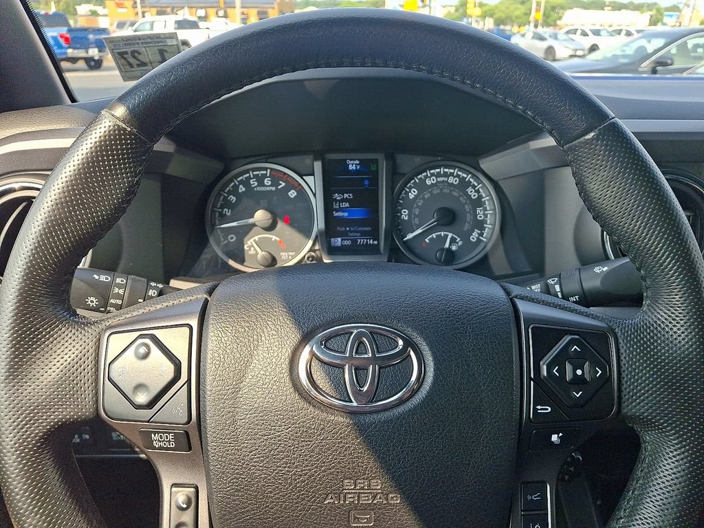 Used 2022 Toyota Tacoma TRD Off-Road AWD/4WD image 19
