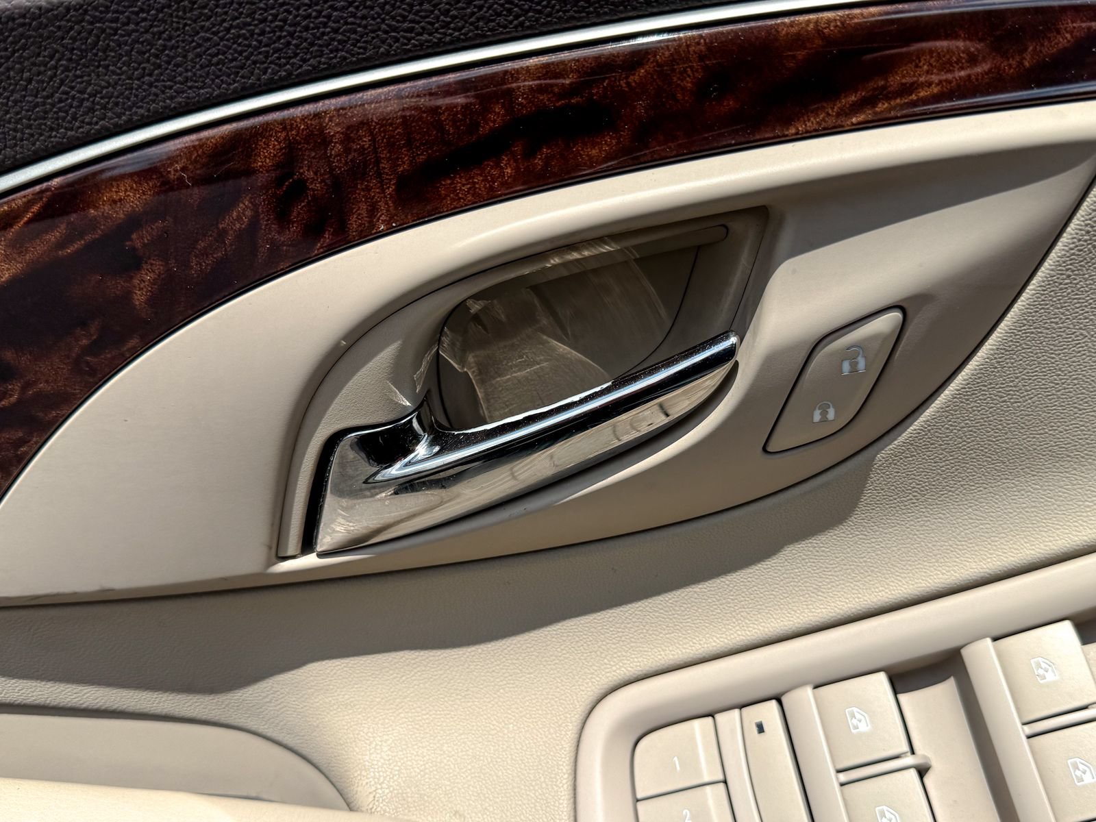 Used 2014 Buick LaCrosse Leather FWD image 16