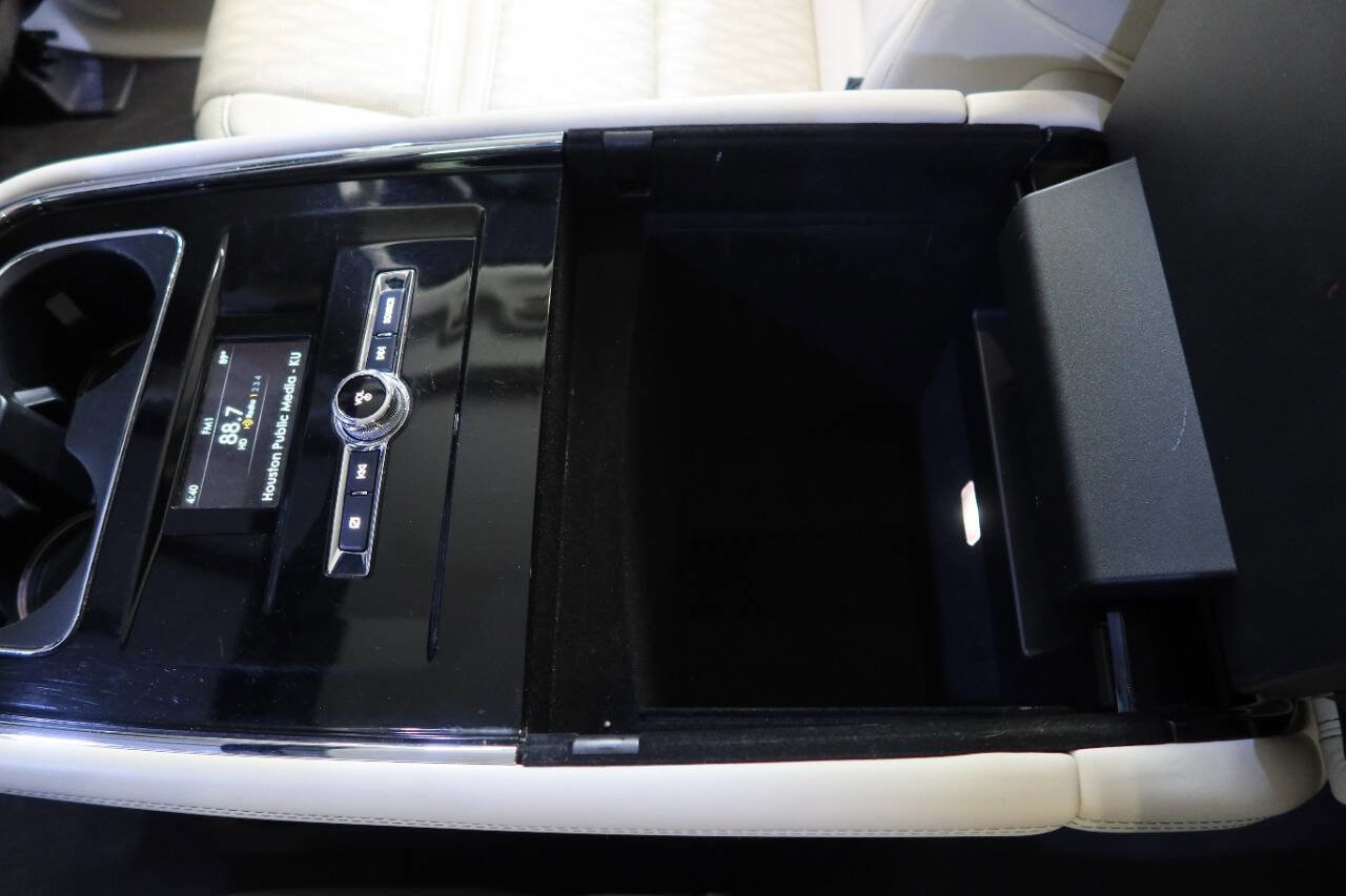 Used 2020 Lincoln Navigator Black Label w/ Cargo Convenience Package image 37