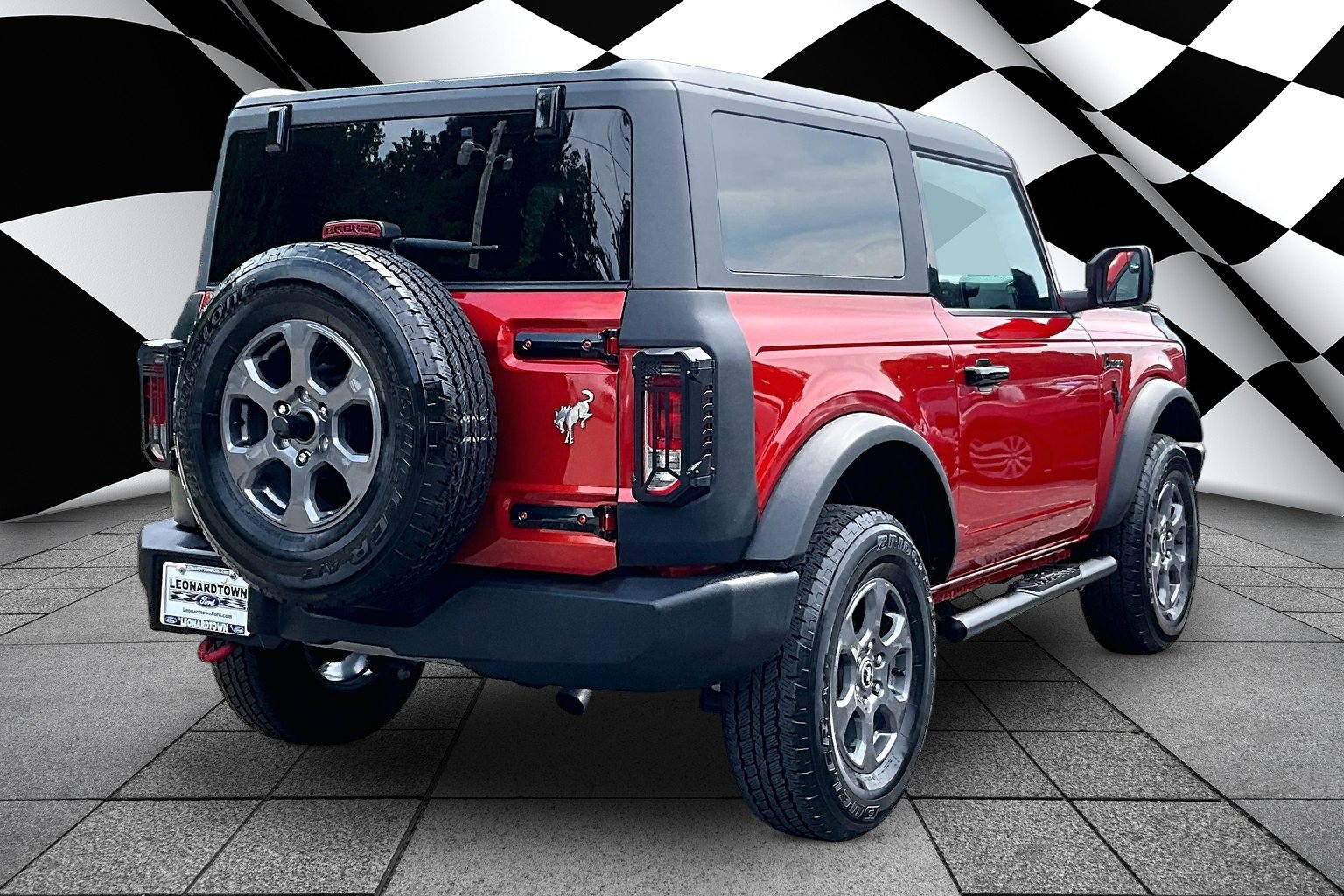 Used 2023 Ford Bronco 2-Door AWD/4WD image 2