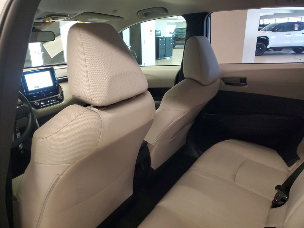 Used 2023 Toyota Corolla Cross L image 11