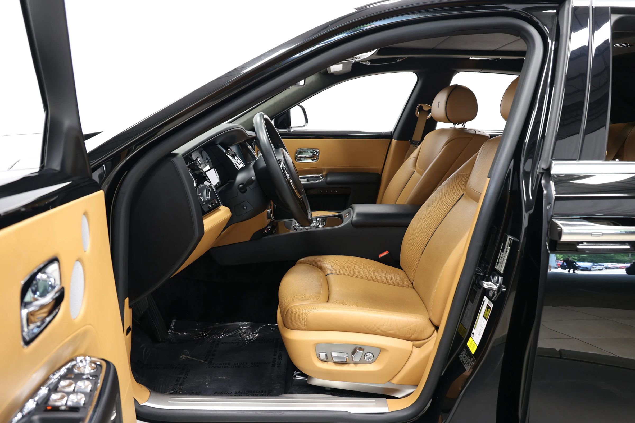 Used 2017 Rolls-Royce Ghost image 13