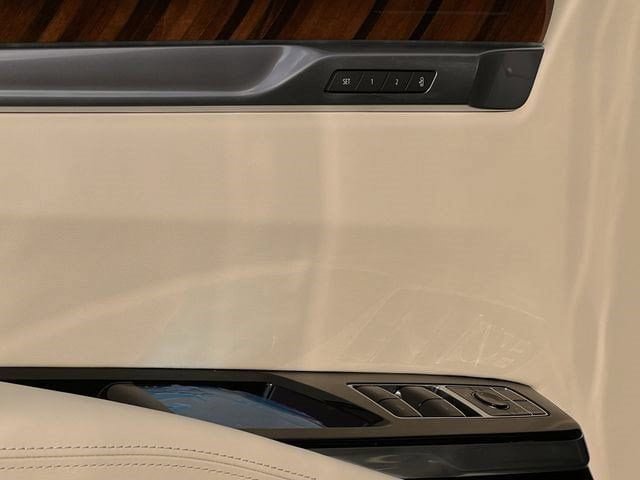 New 2026 Cadillac Escalade ESV Platinum Luxury AWD/4WD image 19