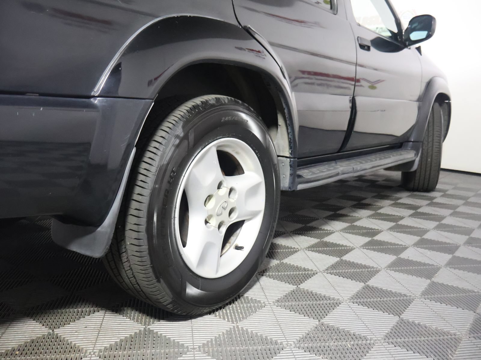 Used 2003 INFINITI QX4 4WD image 10