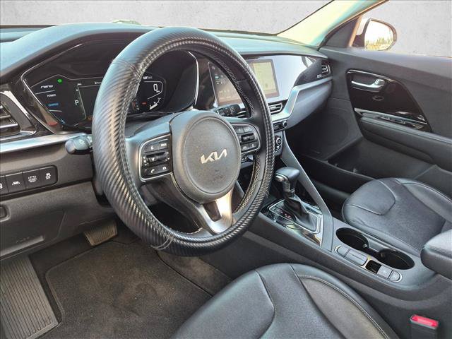 Used 2022 Kia Niro Touring Special Edition FWD image 6