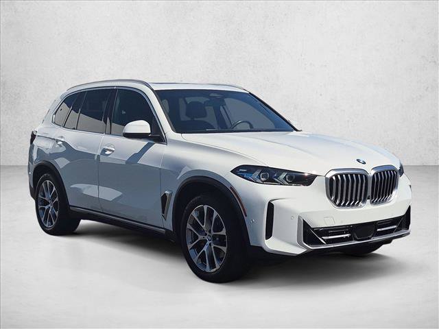 Certified 2024 BMW X5 xDrive40i w/ Premium Package AWD/4WD image 3