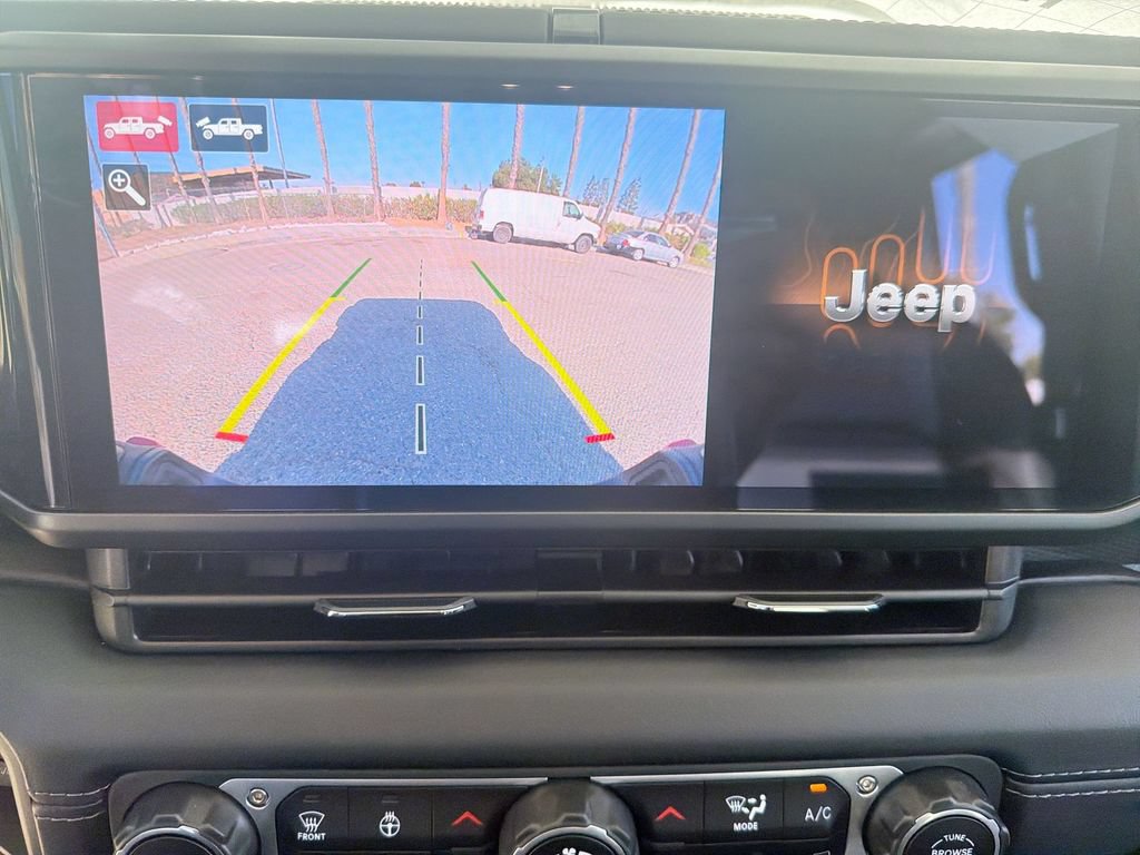 Used 2026 Jeep Gladiator Rubicon w/ Safety Group AWD/4WD image 23