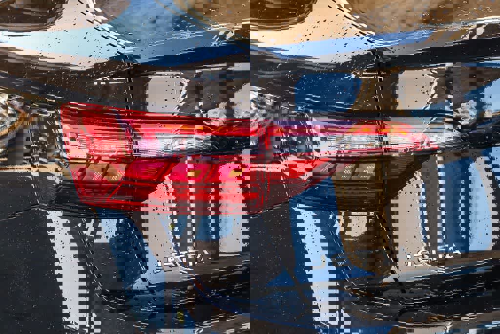 Used 2024 Volkswagen Jetta SE image 9