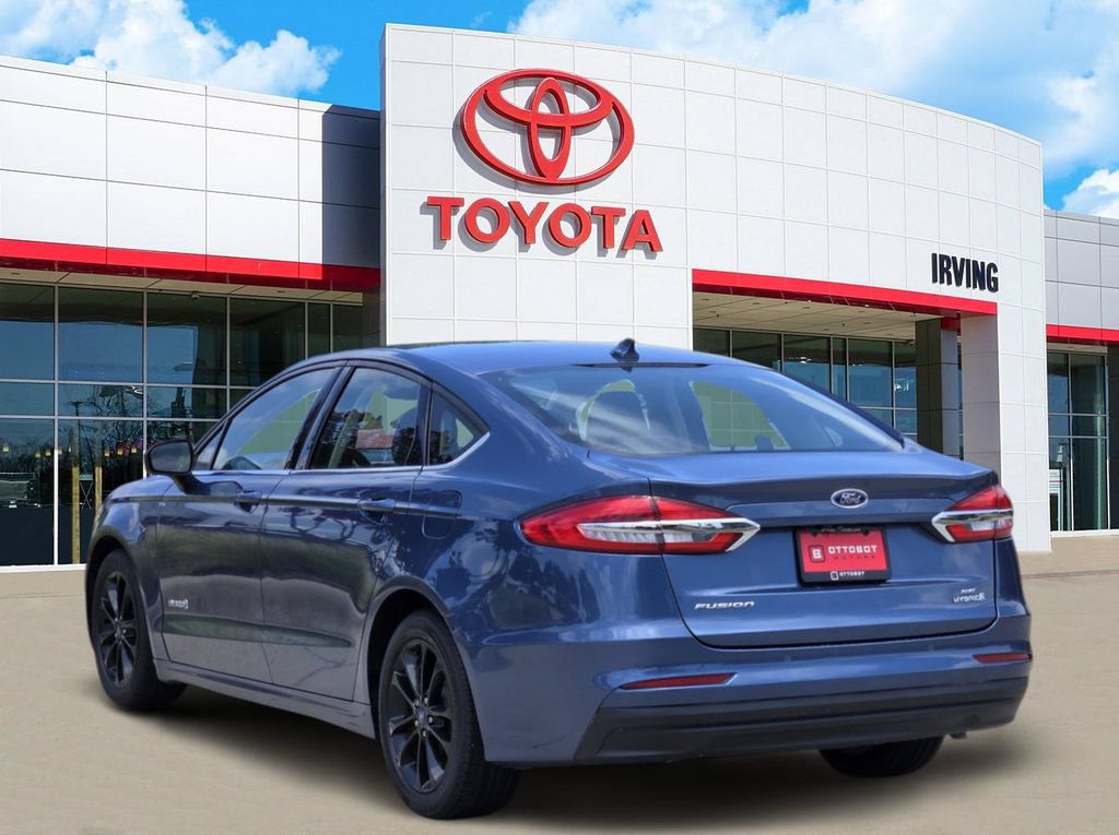 Used 2019 Ford Fusion SE FWD image 3