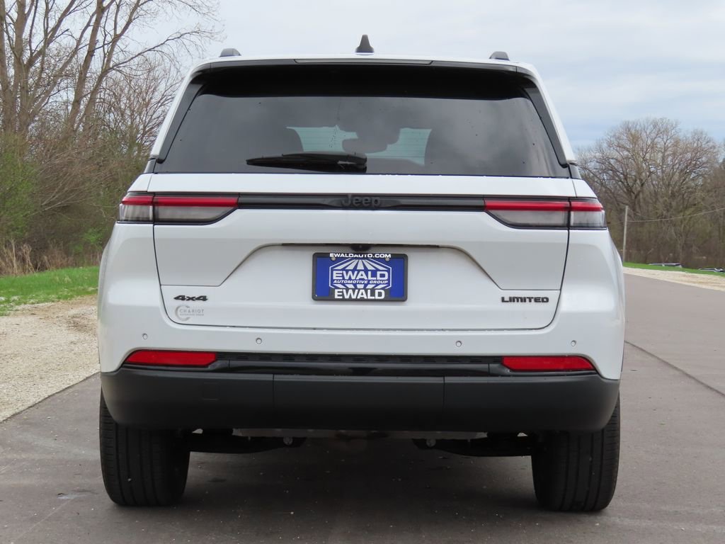 Certified 2023 Jeep Grand Cherokee Limited w/ Black Appearance Package image 8