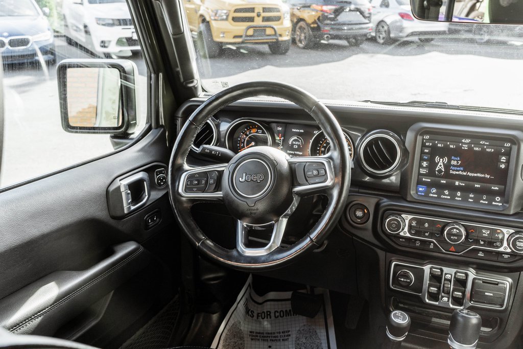 Used 2022 Jeep Wrangler Unlimited Sahara image 9