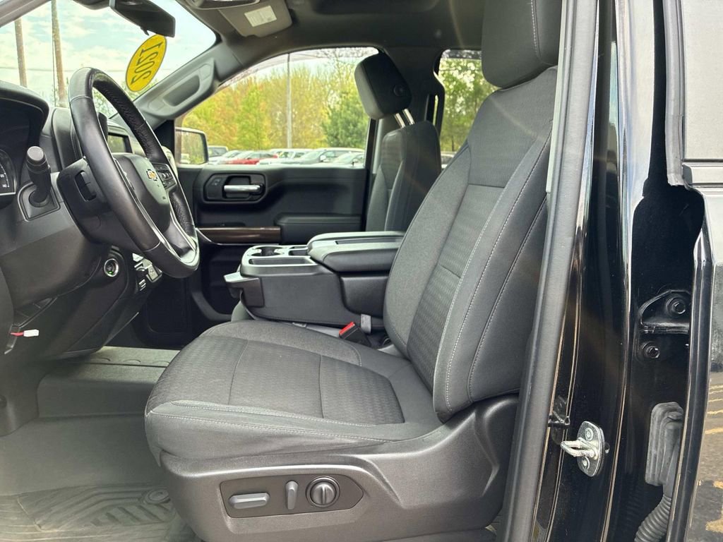 Used 2021 Chevrolet Silverado 1500 LT AWD/4WD image 22