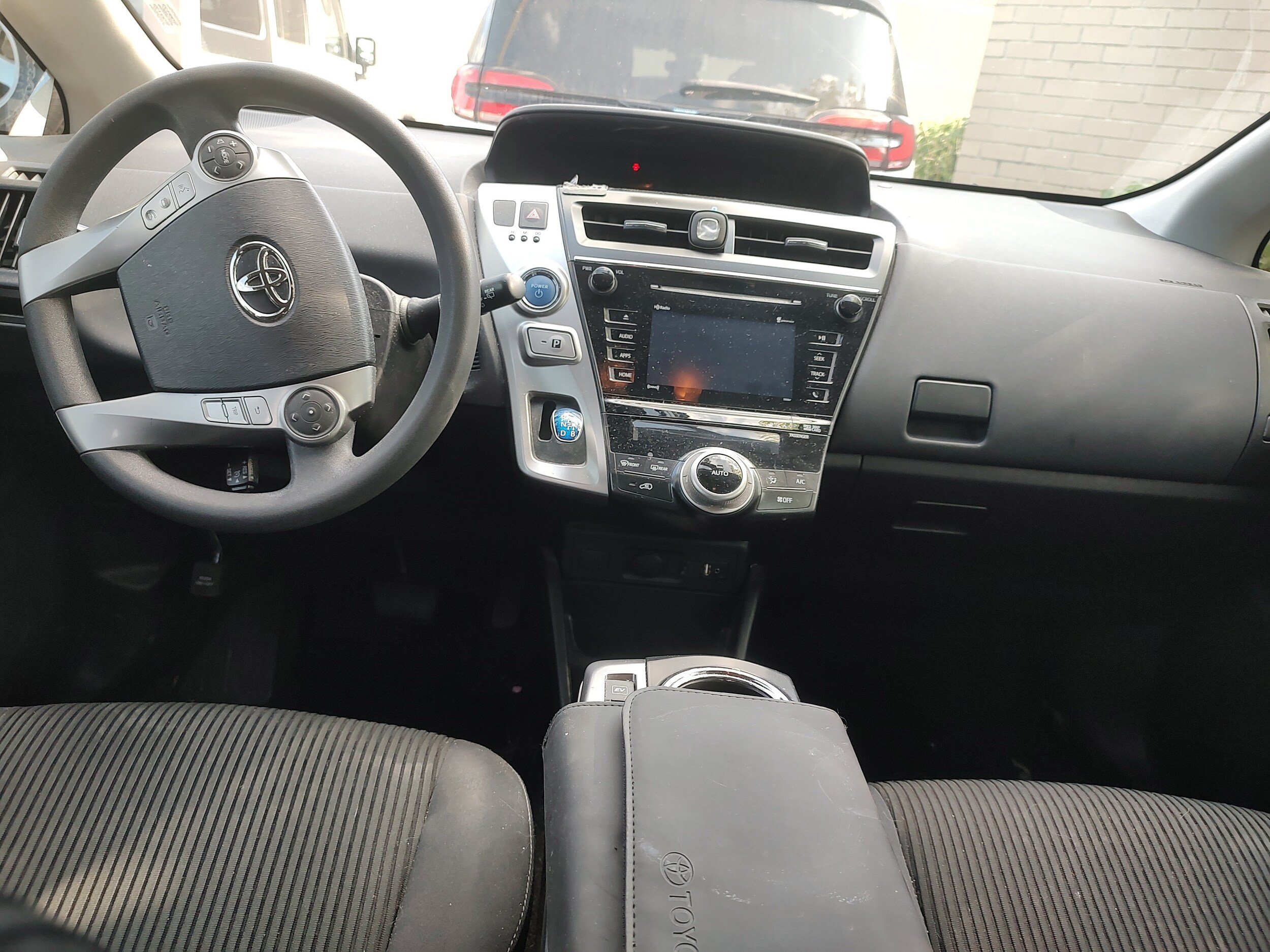 Used 2017 Toyota Prius V Three w/ Carpet Mat Package FWD image 4