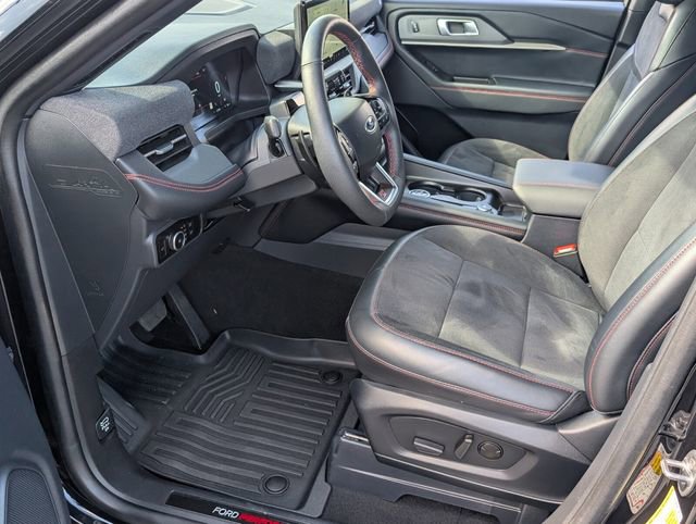Used 2025 Ford Explorer ST image 7
