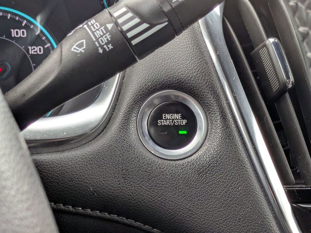 Used 2023 Chevrolet Traverse LT image 26