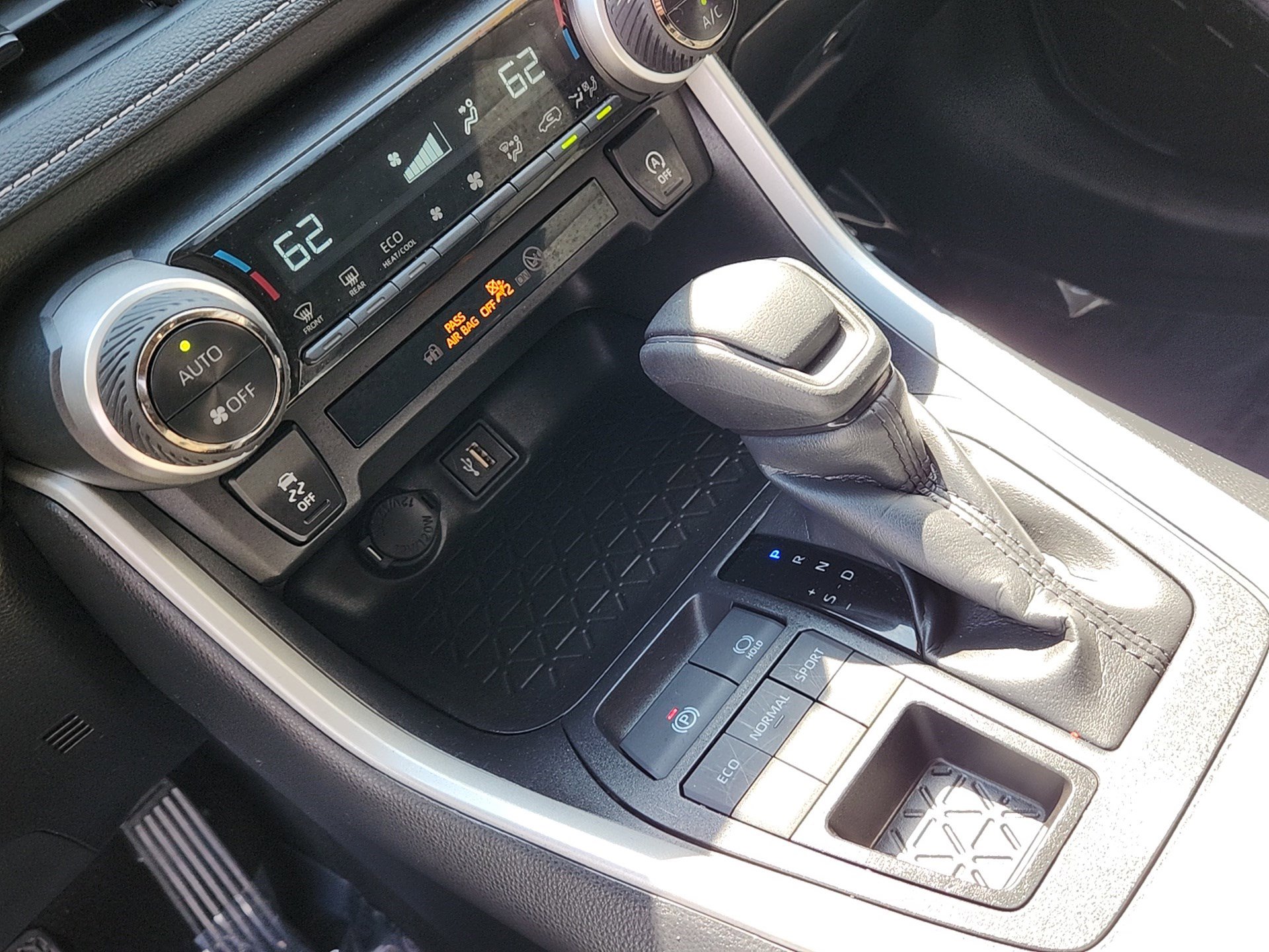 Certified 2025 Toyota RAV4 XLE AWD/4WD image 16