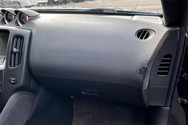 Used 2010 Nissan 370Z Touring image 18