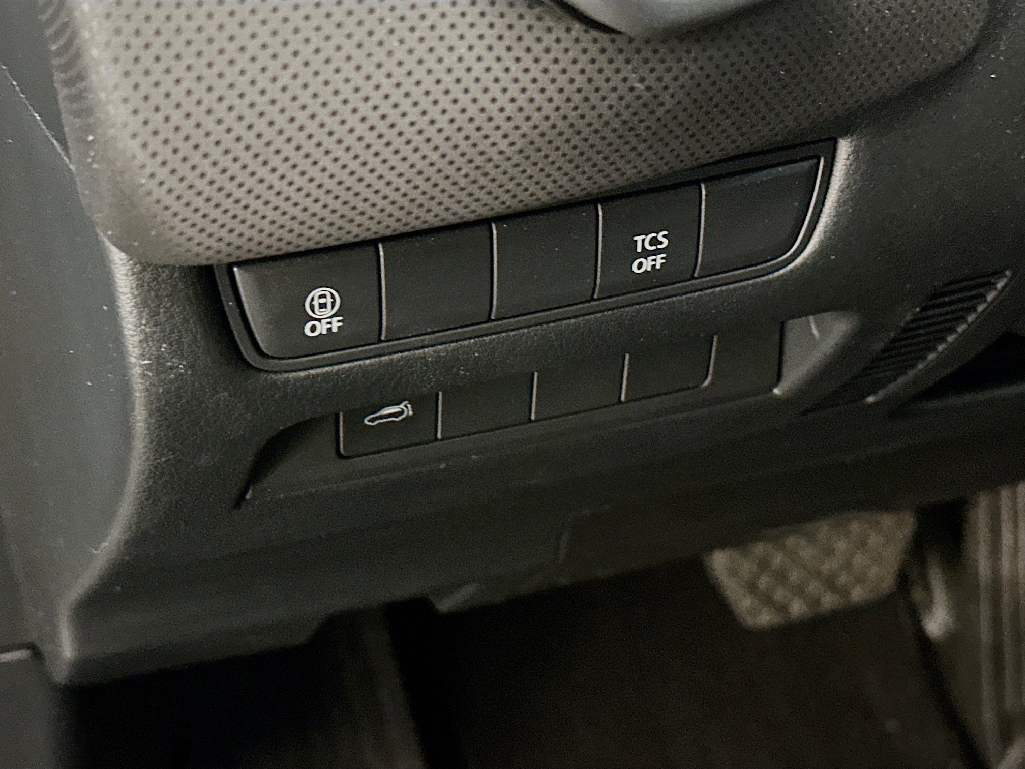 Used 2025 MAZDA CX-50 AWD 2.5 S w/ Premium Package image 17