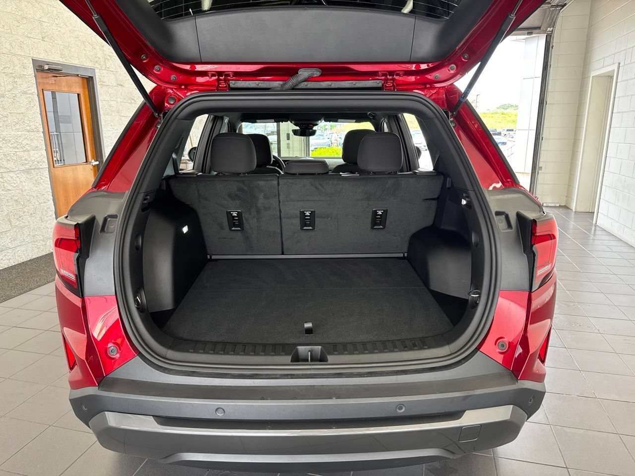 Used 2025 GMC Terrain Elevation w/ Technology Package II AWD/4WD image 9