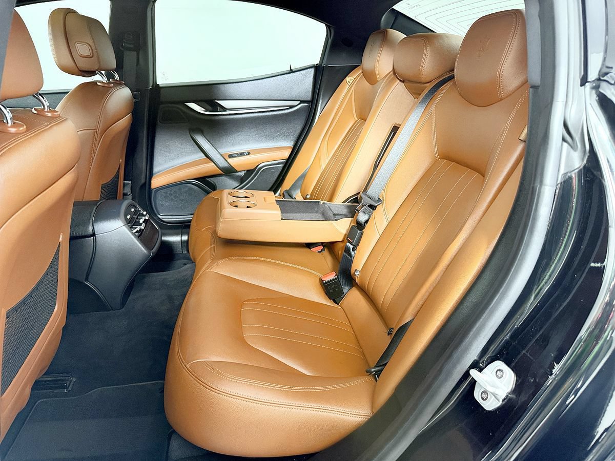 Used 2018 Maserati Ghibli RWD image 40