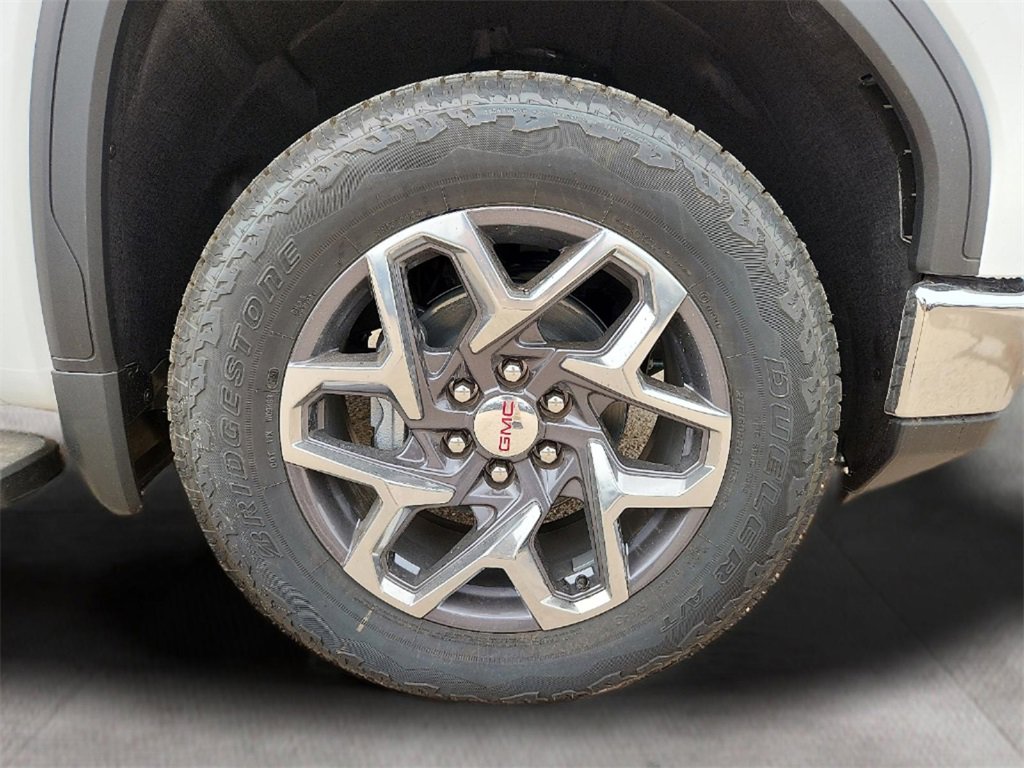 New 2025 GMC Sierra 1500 SLT image 9