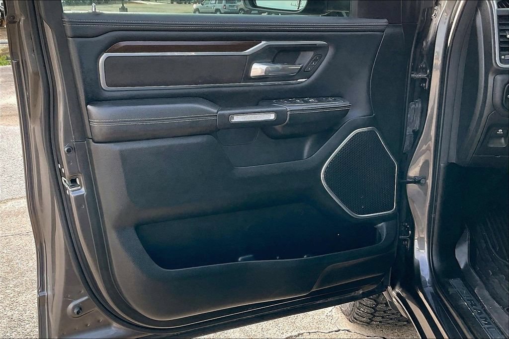 Used 2022 RAM 1500 Laramie AWD/4WD image 16