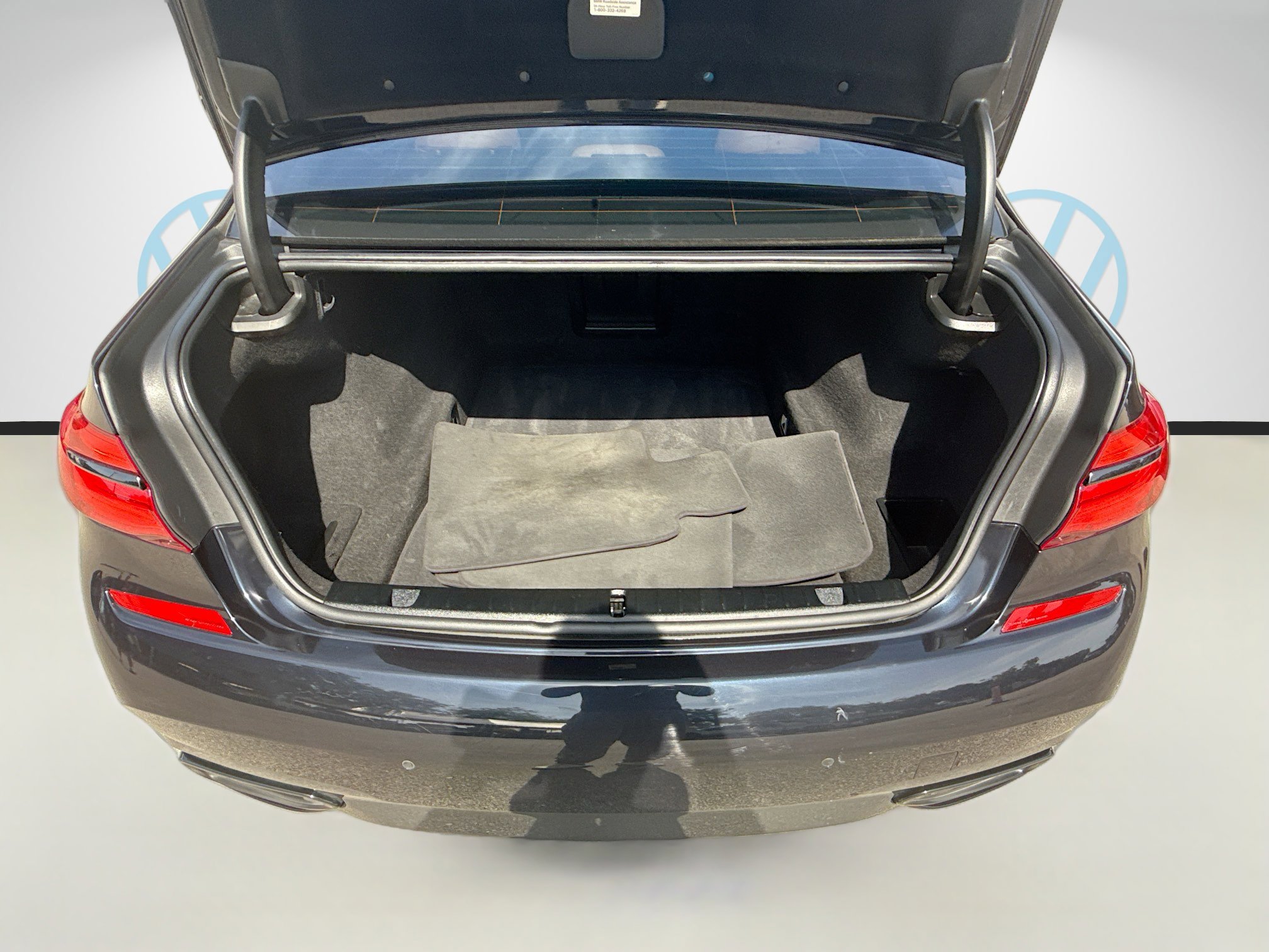 Used 2018 BMW 750i RWD image 27