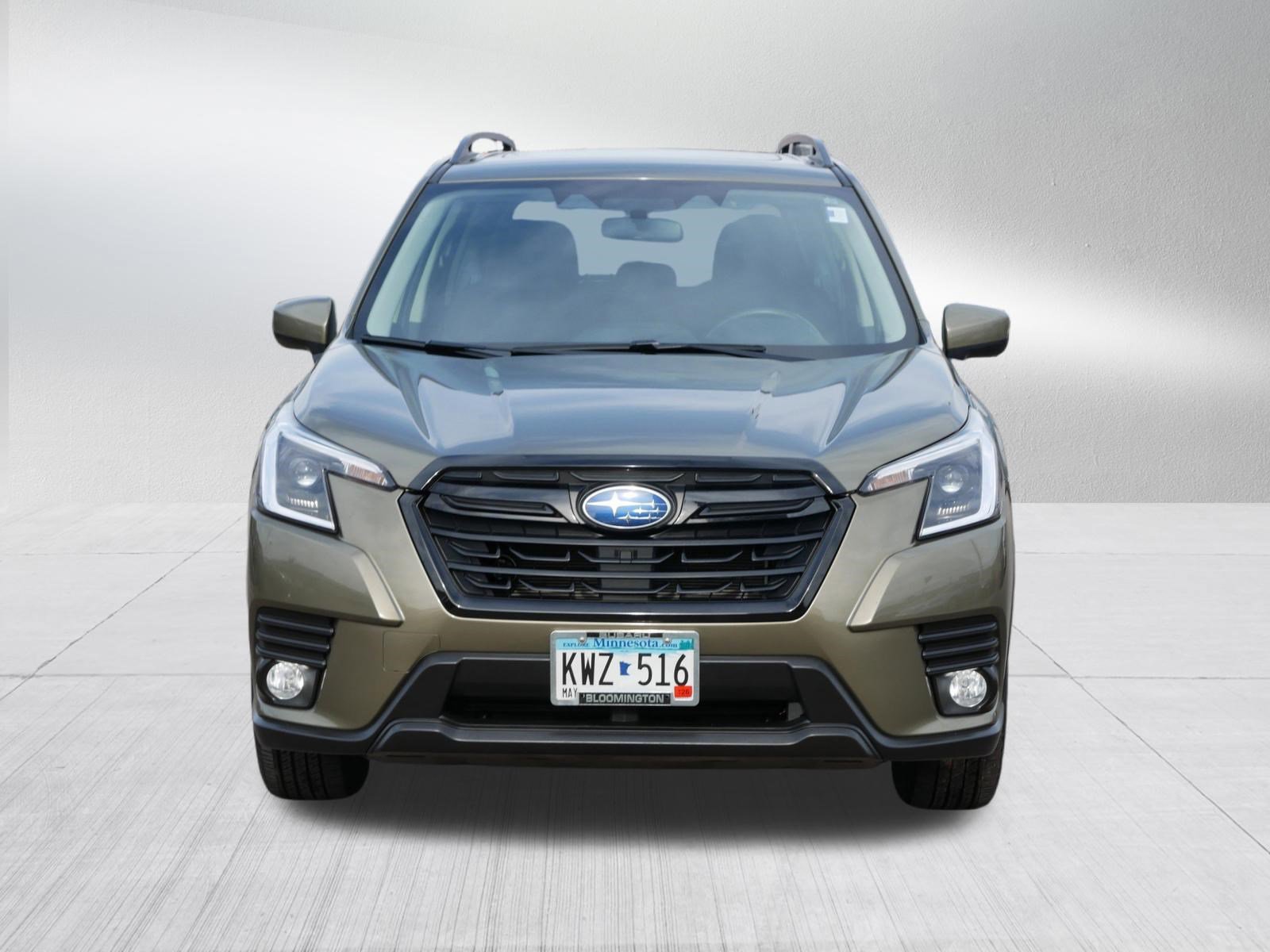 Used 2023 Subaru Forester Premium image 2
