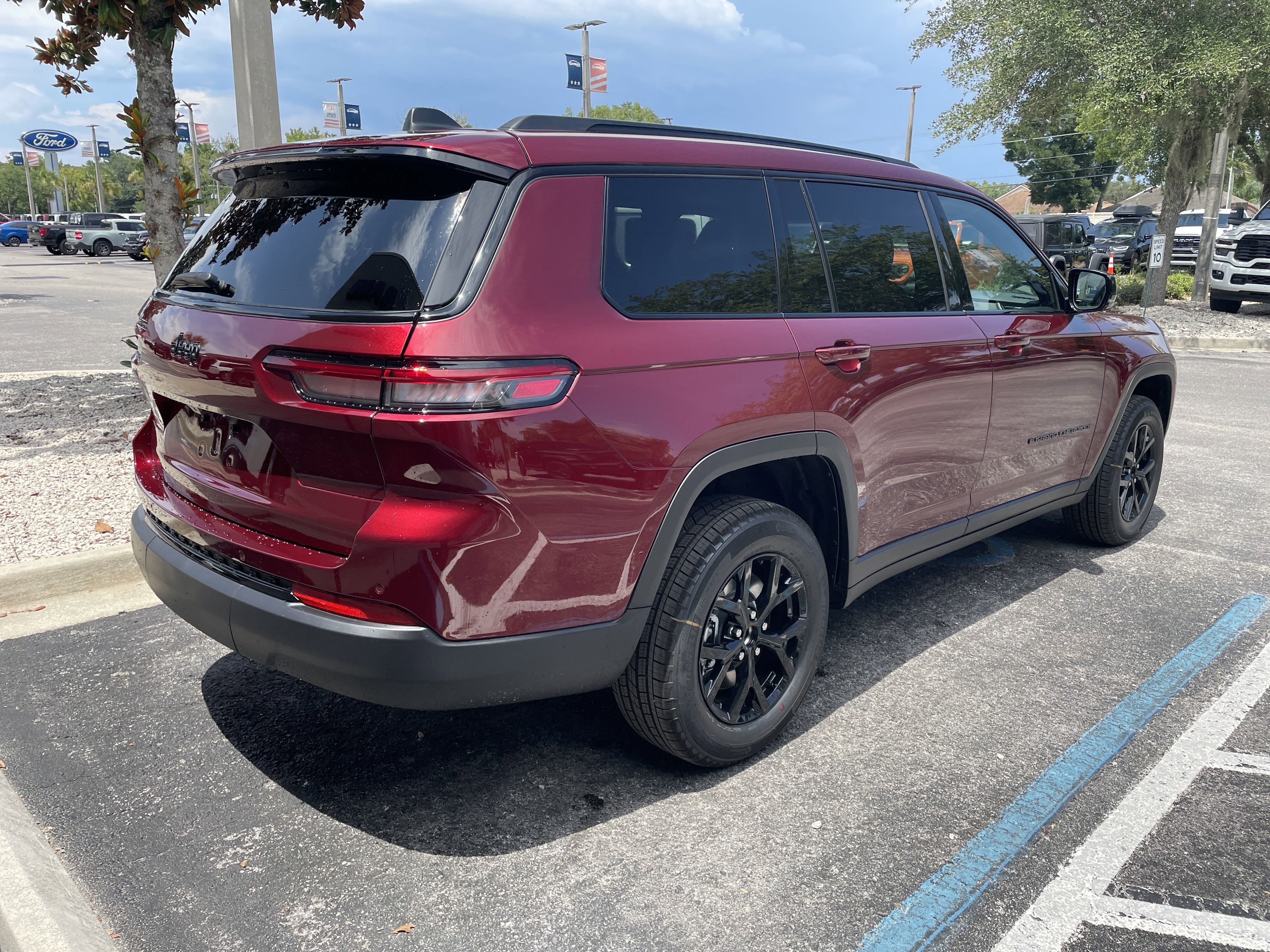 New 2025 Jeep Grand Cherokee L Altitude image 7