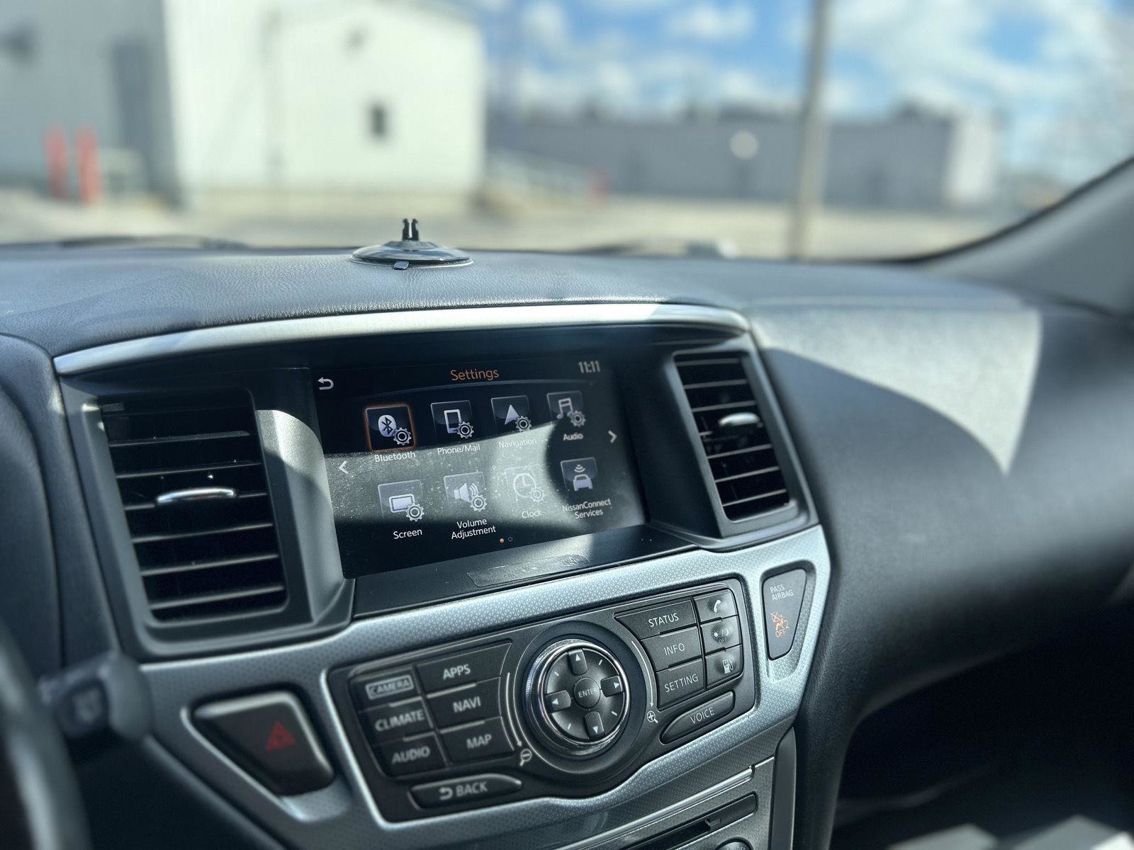 Used 2019 Nissan Pathfinder SL AWD/4WD image 22