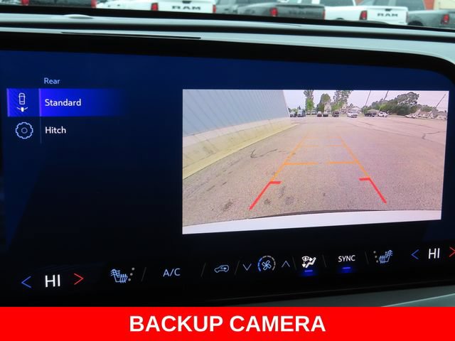 Used 2025 Chevrolet Traverse LT AWD/4WD image 7