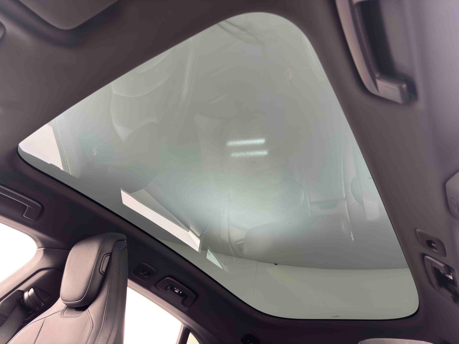 Used 2024 Porsche Taycan 4 Cross Turismo w/ Premium Package AWD/4WD image 12