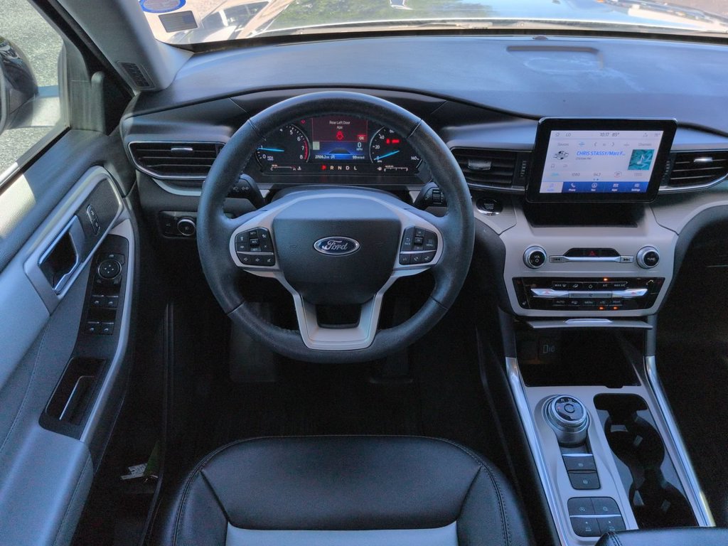 Used 2023 Ford Explorer XLT w/ Equipment Group 202A RWD image 16