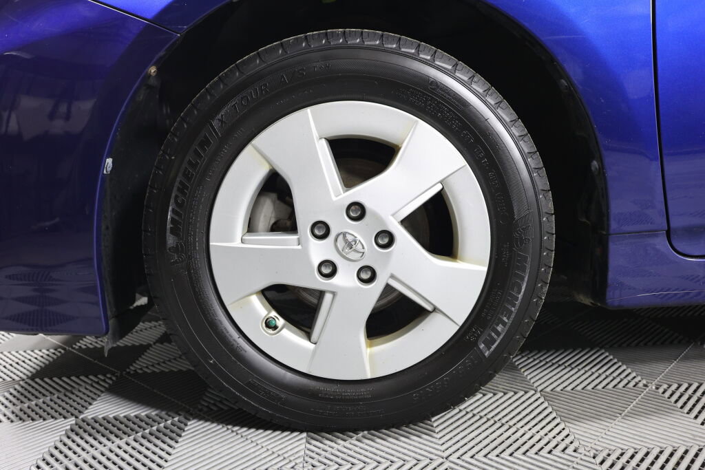 Used 2010 Toyota Prius Two image 9