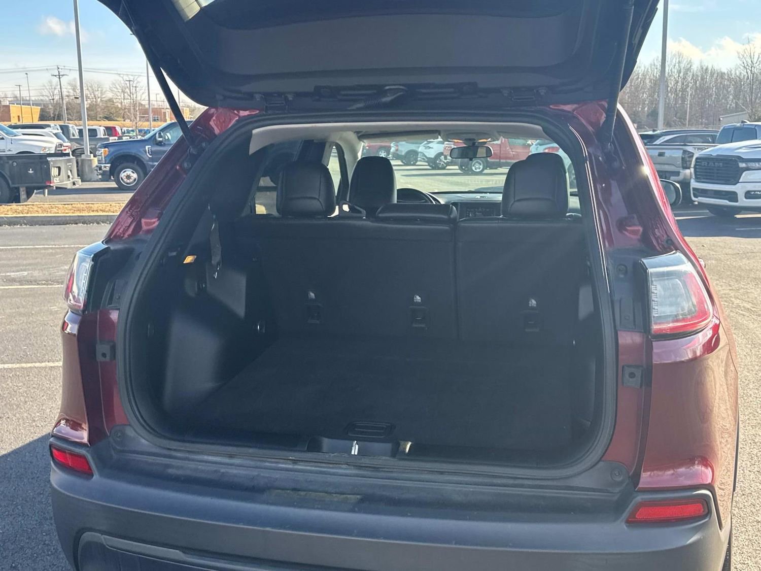 Used 2019 Jeep Cherokee Latitude Plus image 13