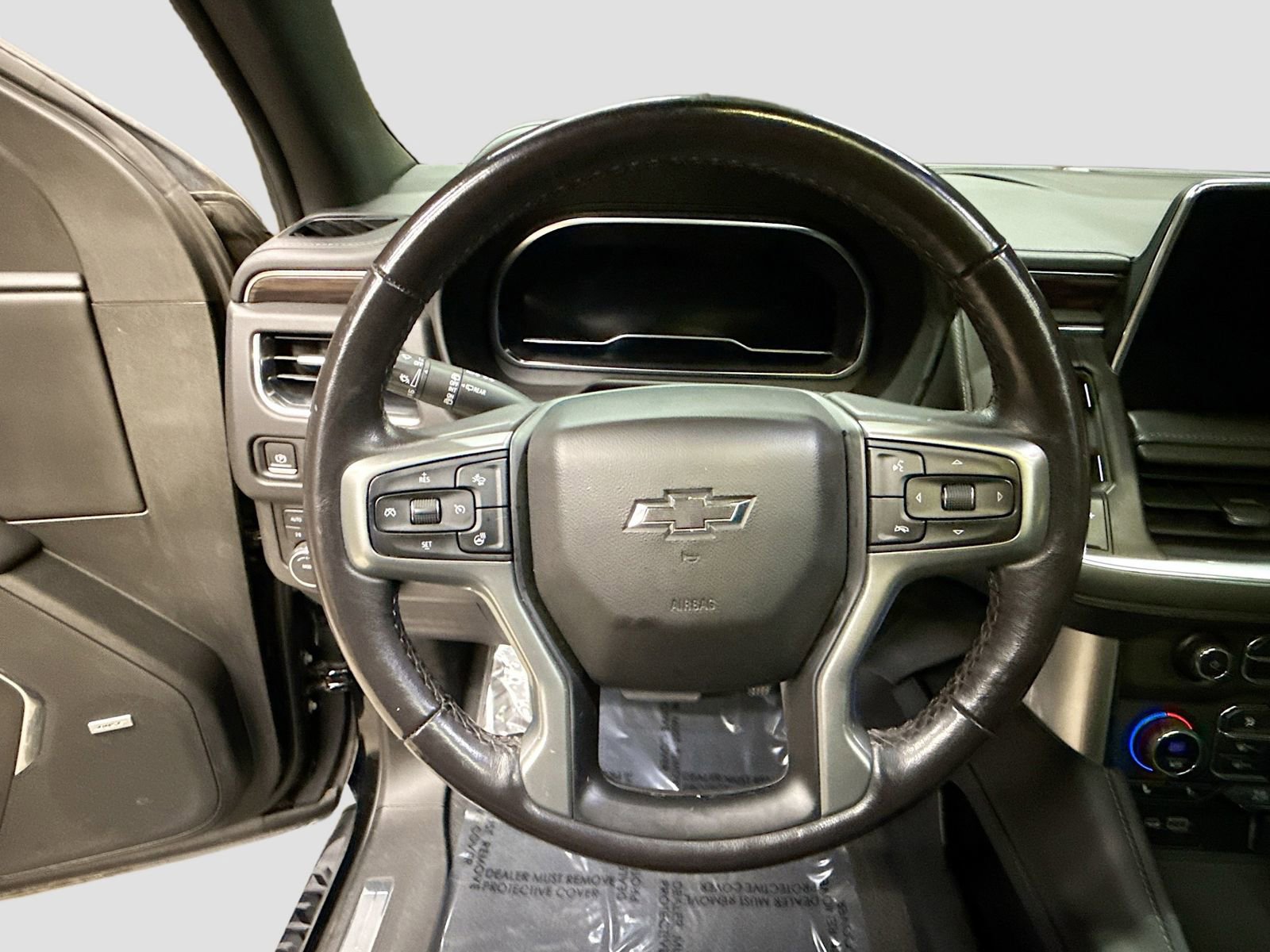 Used 2023 Chevrolet Suburban Z71 w/ Luxury Package image 14