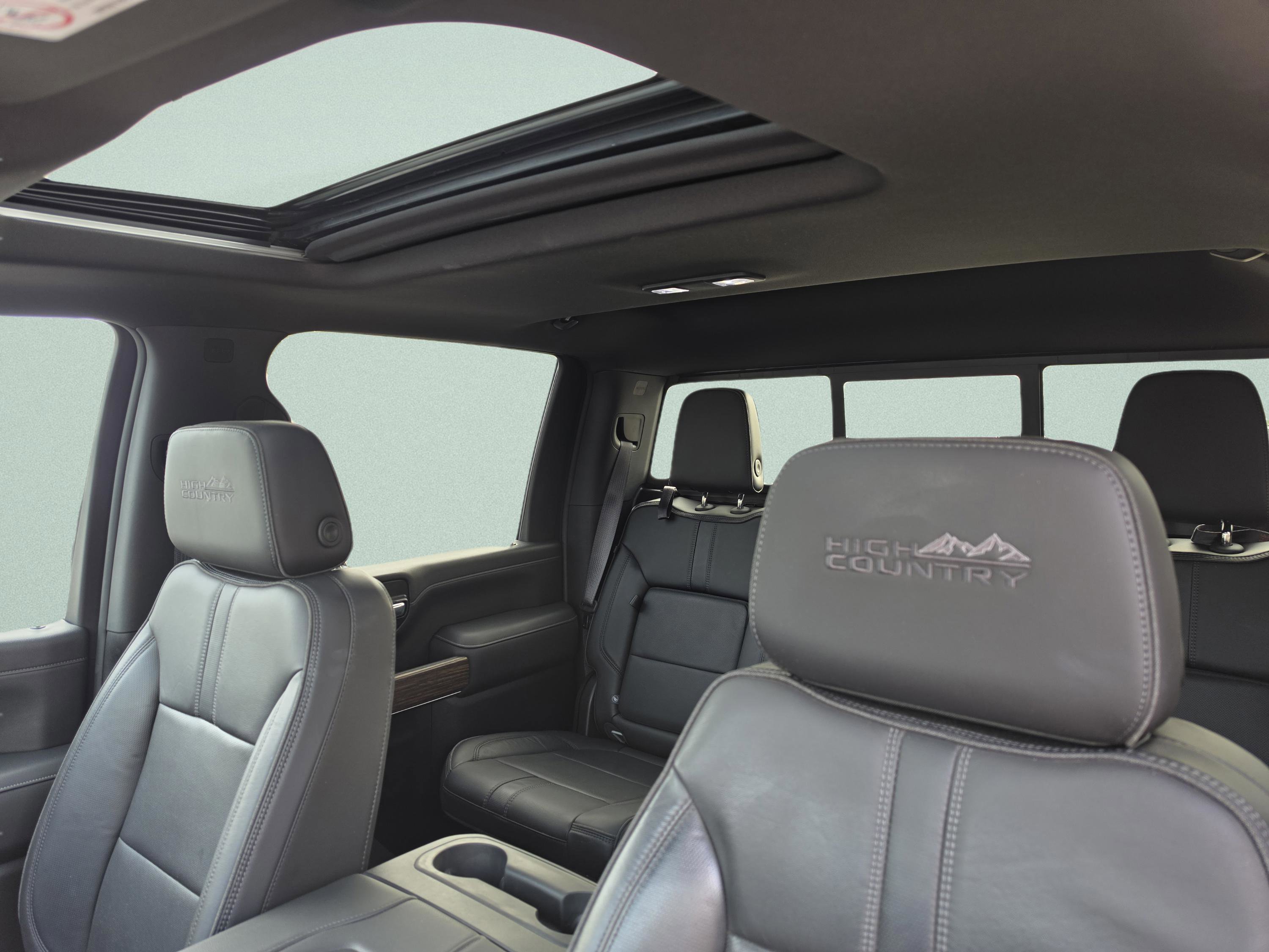 Used 2020 Chevrolet Silverado 2500 High Country w/ Technology Package image 27