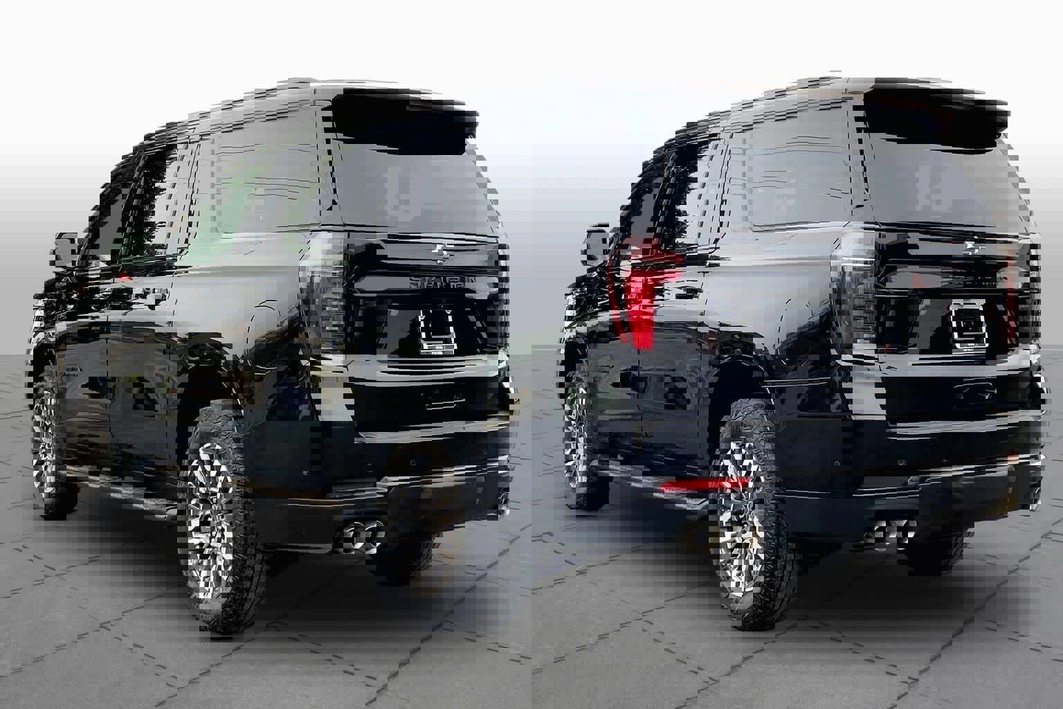 Used 2025 Chevrolet Suburban Z71 AWD/4WD image 12