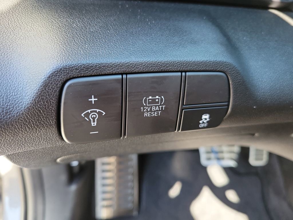 Certified 2025 Hyundai Elantra SEL image 18