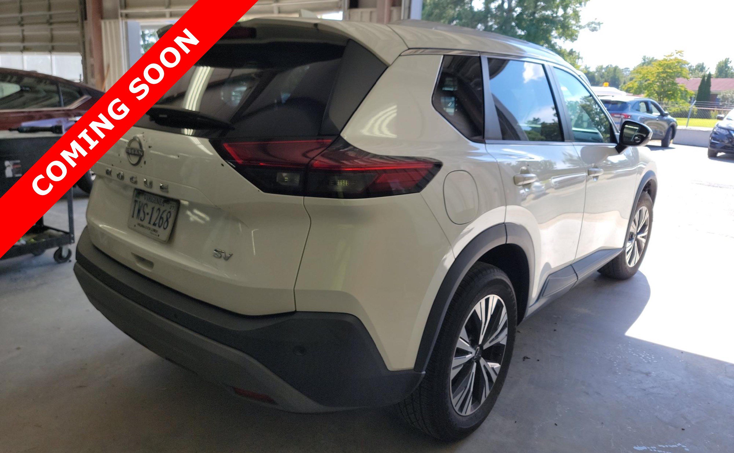 Used 2022 Nissan Rogue SV w/ SV Premium Package FWD image 5