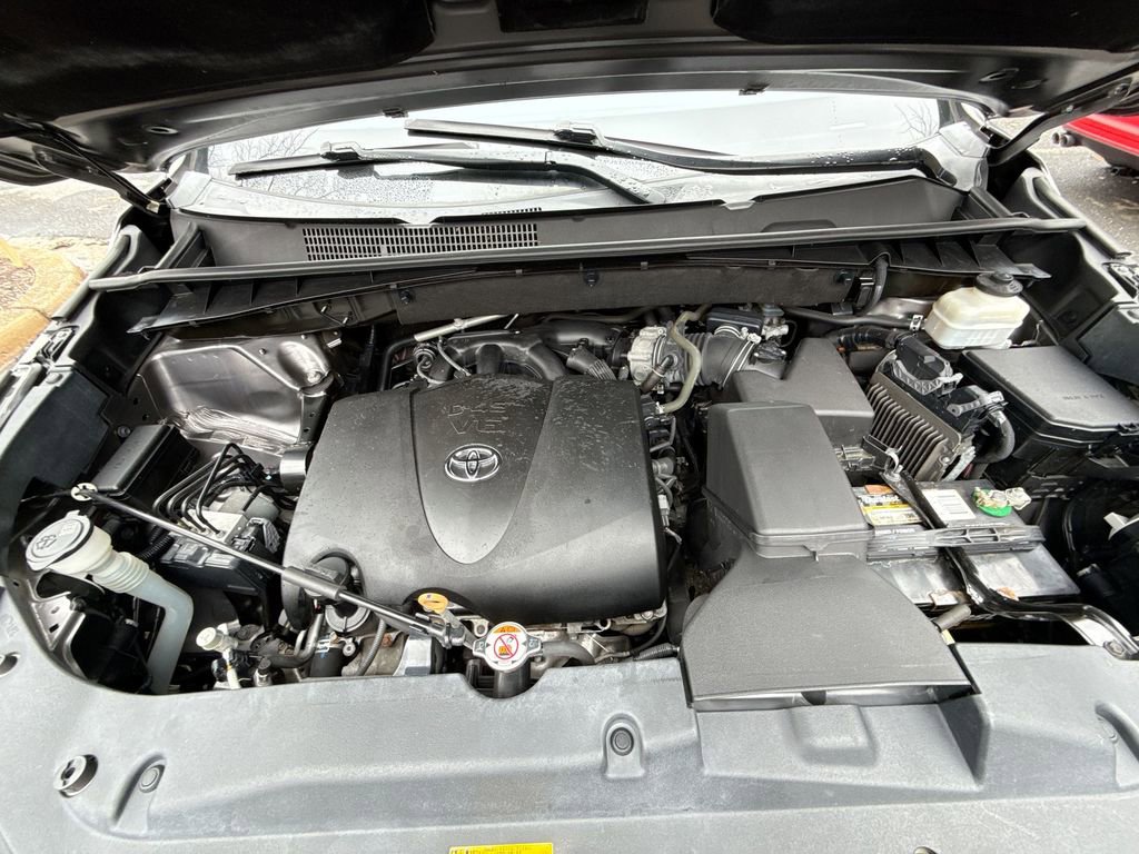 Used 2019 Toyota Highlander LE image 17